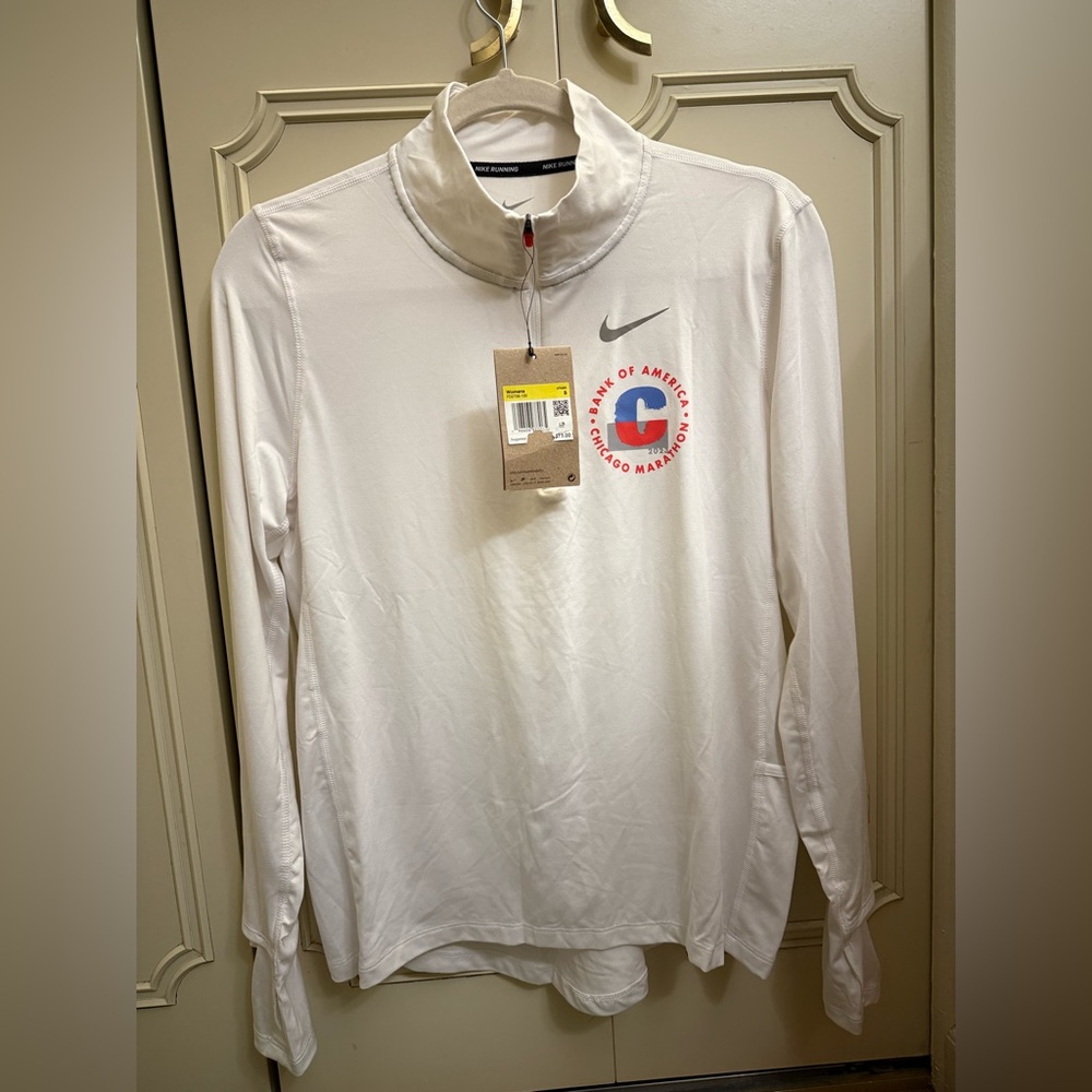 Women's Nike White Chicago Marathon Logo Quarter Zip SIZE SMALL NWT thumb holes
